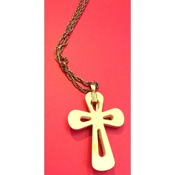 Sarah Coventry Gold-Tone Twisted Chain Necklace With Cream & Gold Cross Pendant - Picture 8 of 11